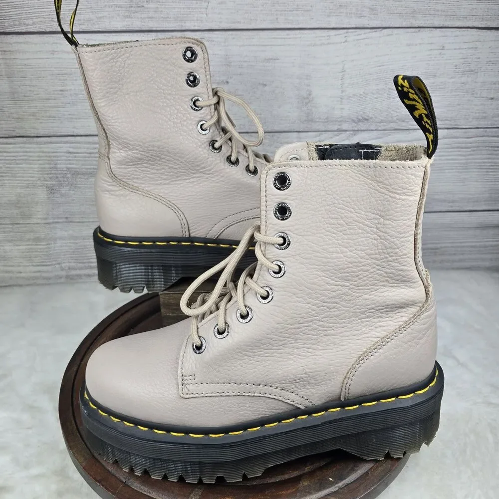 Dr Martens Jadon III Chunky 8-Eye Side Zip Platform Boots Taupe Pisa Ladies Sz 8